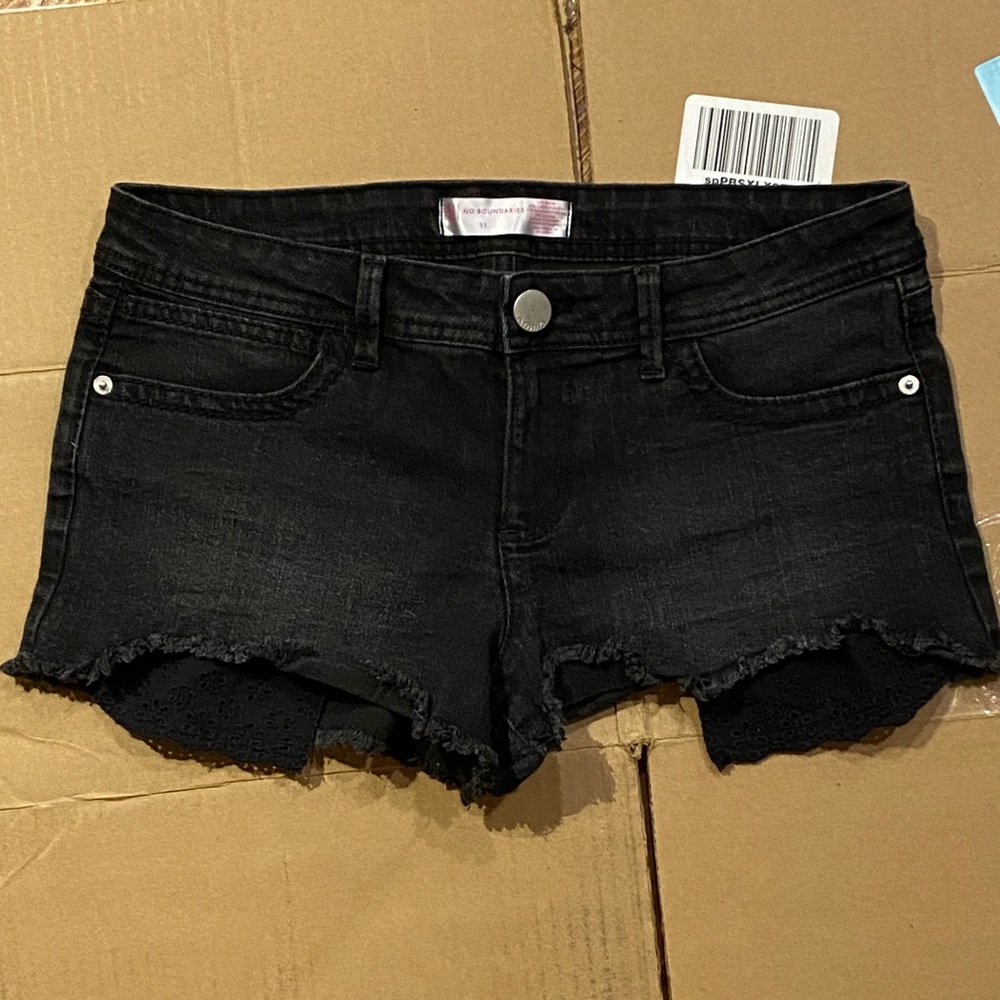 No Boundaries Lace pocket short shorts